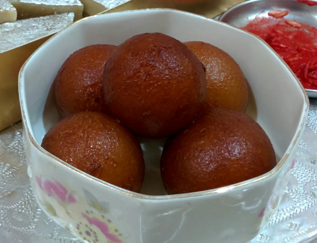 Gulab jamun, dulce indio en almíbar