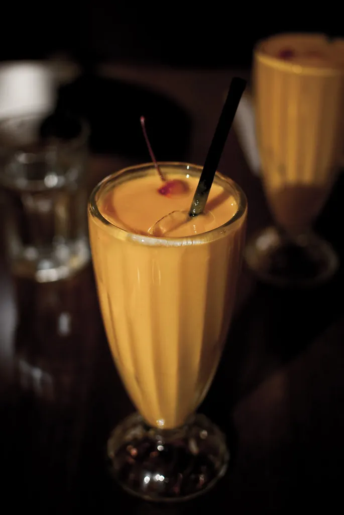Mango lassi en vaso alto